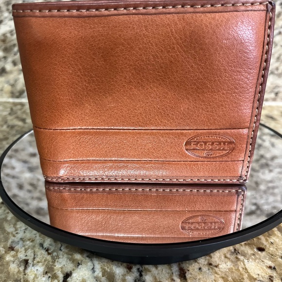 Fossil Wallet - Picture 1 of 7